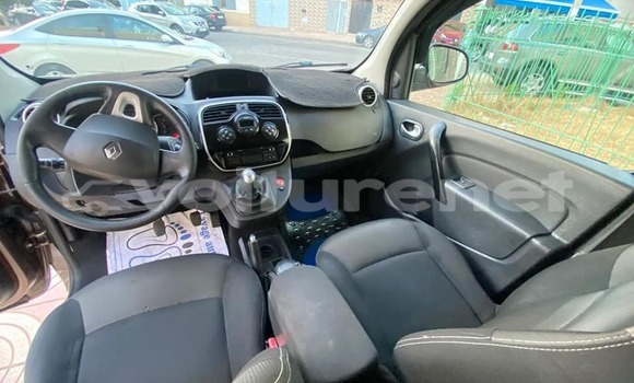 Buy Used Renault Kangoo Silver Car in ar-Ribat in Rabat-Sale-Zammour-Zaer Buy Used Renault Kangoo Silver Car in ar-Ribat in Rabat-Sale-Zammour-Zaer