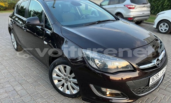 اشتري مستعمل Opel Astra Black سيارة في ar-Ribat في Rabat-Sale-Zammour-Zaer