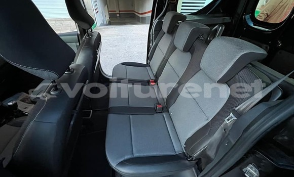 Buy Used Renault Express equilibre Black Car in ar-Ribat in Rabat-Sale-Zammour-Zaer Buy Used Renault Express equilibre Black Car in ar-Ribat in Rabat-Sale-Zammour-Zaer