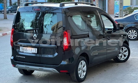 Buy Used Renault Express equilibre Black Car in ar-Ribat in Rabat-Sale-Zammour-Zaer Buy Used Renault Express equilibre Black Car in ar-Ribat in Rabat-Sale-Zammour-Zaer