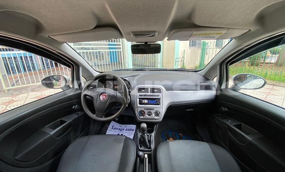 Buy Used Fiat Punto White Car in ar-Ribat in Rabat-Sale-Zammour-Zaer Buy Used Fiat Punto White Car in ar-Ribat in Rabat-Sale-Zammour-Zaer