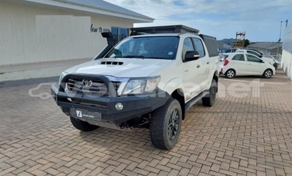 Buy Used Toyota Hilux White Car in ar-Ribat in Rabat-Sale-Zammour-Zaer Buy Used Toyota Hilux White Car in ar-Ribat in Rabat-Sale-Zammour-Zaer