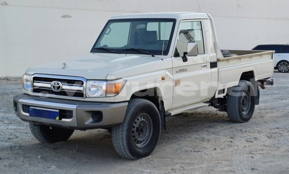 Buy Used Toyota Land Cruiser White Car in ar-Ribat in Rabat-Sale-Zammour-Zaer Buy Used Toyota Land Cruiser White Car in ar-Ribat in Rabat-Sale-Zammour-Zaer