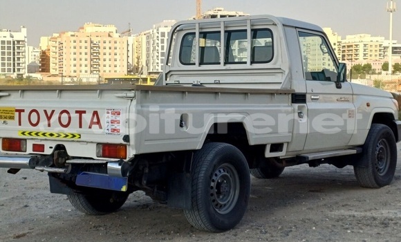 Buy Used Toyota Land Cruiser White Car in ar-Ribat in Rabat-Sale-Zammour-Zaer Buy Used Toyota Land Cruiser White Car in ar-Ribat in Rabat-Sale-Zammour-Zaer