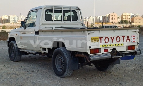Buy Used Toyota Land Cruiser White Car in ar-Ribat in Rabat-Sale-Zammour-Zaer Buy Used Toyota Land Cruiser White Car in ar-Ribat in Rabat-Sale-Zammour-Zaer