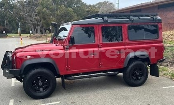 Buy Used Land Rover Defender Red Car in ar-Ribat in Rabat-Sale-Zammour-Zaer Buy Used Land Rover Defender Red Car in ar-Ribat in Rabat-Sale-Zammour-Zaer