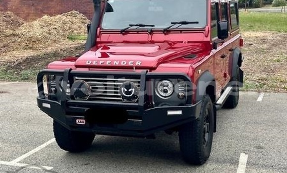 Buy Used Land Rover Defender Red Car in ar-Ribat in Rabat-Sale-Zammour-Zaer Buy Used Land Rover Defender Red Car in ar-Ribat in Rabat-Sale-Zammour-Zaer