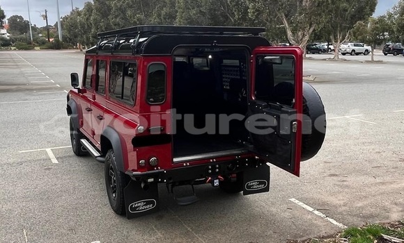 Buy Used Land Rover Defender Red Car in ar-Ribat in Rabat-Sale-Zammour-Zaer Buy Used Land Rover Defender Red Car in ar-Ribat in Rabat-Sale-Zammour-Zaer