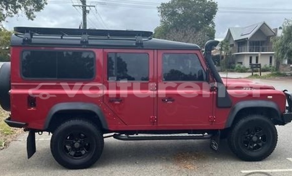 Buy Used Land Rover Defender Red Car in ar-Ribat in Rabat-Sale-Zammour-Zaer Buy Used Land Rover Defender Red Car in ar-Ribat in Rabat-Sale-Zammour-Zaer