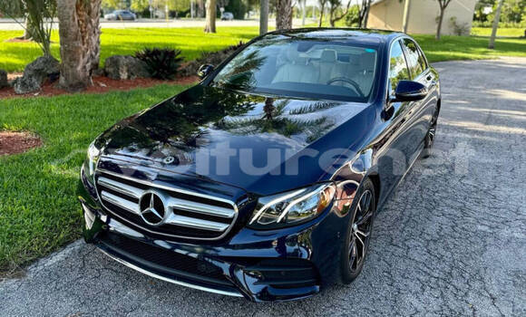 Buy Used Mercedes-Benz E-klasse Blue Car in ar-Ribat in Rabat-Sale-Zammour-Zaer Buy Used Mercedes-Benz E-klasse Blue Car in ar-Ribat in Rabat-Sale-Zammour-Zaer