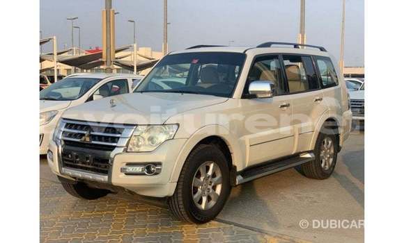 Acheter Import Voiture Mitsubishi Pajero Blanc à Import - Dubai, Agadir Acheter Import Voiture Mitsubishi Pajero Blanc à Import - Dubai, Agadir