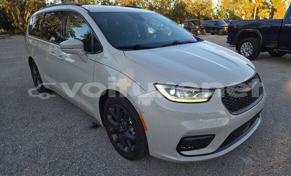 Buy Used Chrysler Pacifica White Car in ar-Ribat in Rabat-Sale-Zammour-Zaer Buy Used Chrysler Pacifica White Car in ar-Ribat in Rabat-Sale-Zammour-Zaer