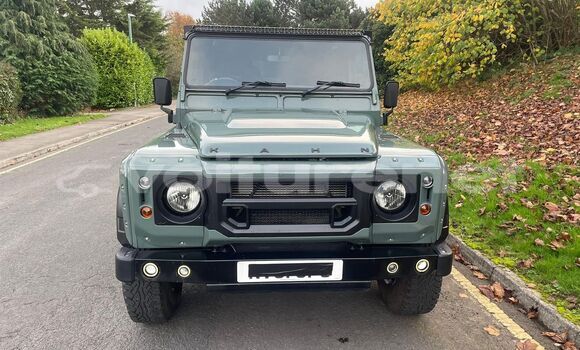 Buy Used Land Rover Defender Green Car in ar-Ribat in Rabat-Sale-Zammour-Zaer Buy Used Land Rover Defender Green Car in ar-Ribat in Rabat-Sale-Zammour-Zaer