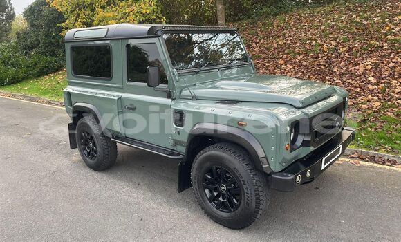 Buy Used Land Rover Defender Green Car in ar-Ribat in Rabat-Sale-Zammour-Zaer Buy Used Land Rover Defender Green Car in ar-Ribat in Rabat-Sale-Zammour-Zaer