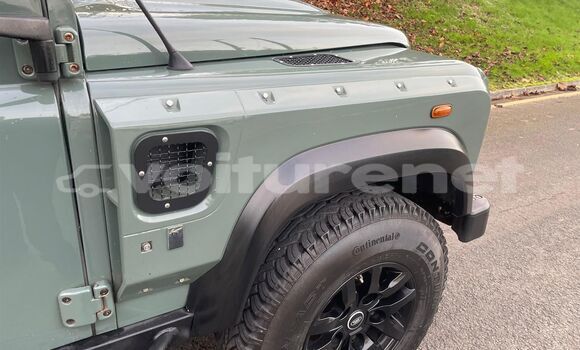 Buy Used Land Rover Defender Green Car in ar-Ribat in Rabat-Sale-Zammour-Zaer Buy Used Land Rover Defender Green Car in ar-Ribat in Rabat-Sale-Zammour-Zaer