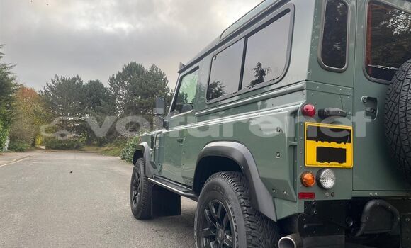 Buy Used Land Rover Defender Green Car in ar-Ribat in Rabat-Sale-Zammour-Zaer Buy Used Land Rover Defender Green Car in ar-Ribat in Rabat-Sale-Zammour-Zaer