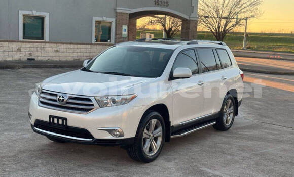 Buy Used Toyota Highlander White Car in ar-Ribat in Rabat-Sale-Zammour-Zaer Buy Used Toyota Highlander White Car in ar-Ribat in Rabat-Sale-Zammour-Zaer