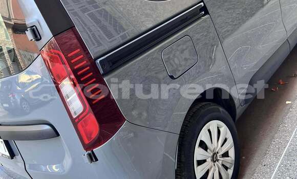 Buy Used Toyota Sienna Other Car in ar-Ribat in Rabat-Sale-Zammour-Zaer Buy Used Toyota Sienna Other Car in ar-Ribat in Rabat-Sale-Zammour-Zaer