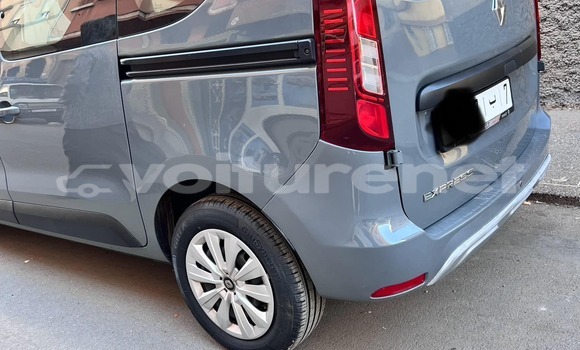 Buy Used Toyota Sienna Other Car in ar-Ribat in Rabat-Sale-Zammour-Zaer Buy Used Toyota Sienna Other Car in ar-Ribat in Rabat-Sale-Zammour-Zaer