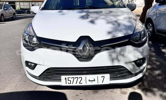 Acheter Occasion Voiture Renault Clio Blanc à ar-Ribat, Rabat-Sale-Zammour-Zaer