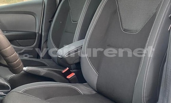 Buy Used Renault Clio White Car in ar-Ribat in Rabat-Sale-Zammour-Zaer Buy Used Renault Clio White Car in ar-Ribat in Rabat-Sale-Zammour-Zaer