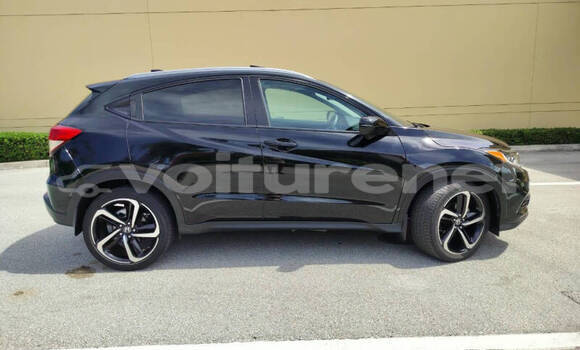Acheter Occasion Voiture Honda HR-V Black à ar-Ribat, Rabat-Sale-Zammour-Zaer Acheter Occasion Voiture Honda HR-V Black à ar-Ribat, Rabat-Sale-Zammour-Zaer
