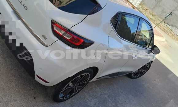 اشتري مستعمل Renault Clio White سيارة في ar-Ribat في Rabat-Sale-Zammour-Zaer اشتري مستعمل Renault Clio White سيارة في ar-Ribat في Rabat-Sale-Zammour-Zaer