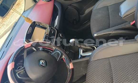 اشتري مستعمل Renault Clio White سيارة في ar-Ribat في Rabat-Sale-Zammour-Zaer اشتري مستعمل Renault Clio White سيارة في ar-Ribat في Rabat-Sale-Zammour-Zaer