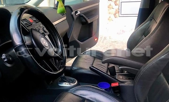 Acheter Occasion Voiture Volkswagen Touran Gris à ad-Dar-al-Bayda, Casablanca Acheter Occasion Voiture Volkswagen Touran Gris à ad-Dar-al-Bayda, Casablanca