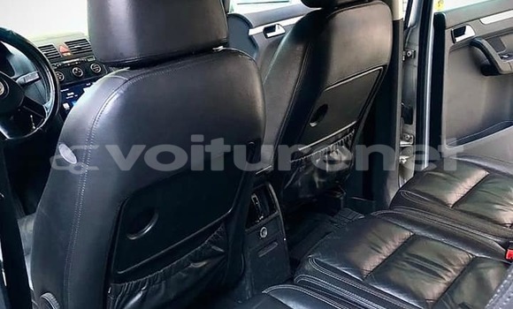 Acheter Occasion Voiture Volkswagen Touran Gris à ad-Dar-al-Bayda, Casablanca Acheter Occasion Voiture Volkswagen Touran Gris à ad-Dar-al-Bayda, Casablanca