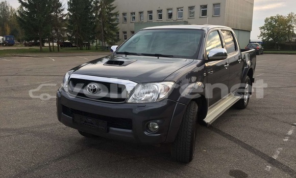 Buy Used Toyota Hilux Grey Car in Casablanca in Casablanca 