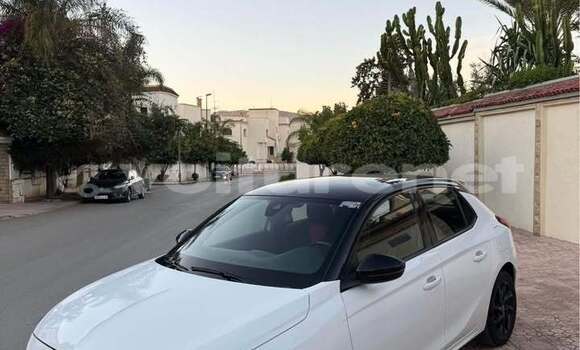 Acheter Occasion Voiture Opel Corsa Blanc à ar-Ribat, Rabat-Sale-Zammour-Zaer Acheter Occasion Voiture Opel Corsa Blanc à ar-Ribat, Rabat-Sale-Zammour-Zaer