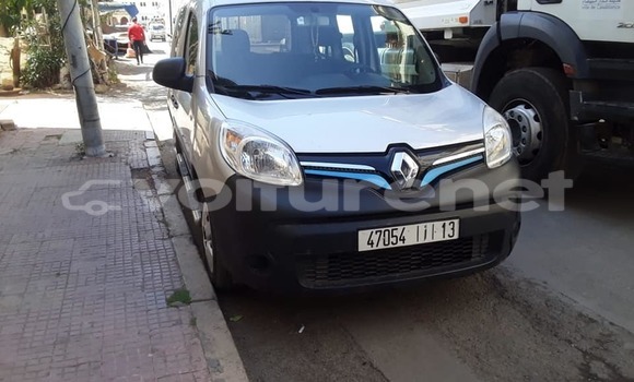 اشتري مستعمل Renault Kangoo Silver سيارة في ad-Dar-al-Bayda في Casablanca اشتري مستعمل Renault Kangoo Silver سيارة في ad-Dar-al-Bayda في Casablanca