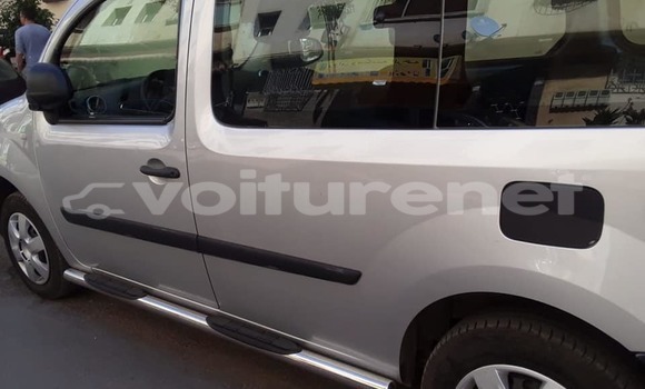 اشتري مستعمل Renault Kangoo Silver سيارة في ad-Dar-al-Bayda في Casablanca اشتري مستعمل Renault Kangoo Silver سيارة في ad-Dar-al-Bayda في Casablanca