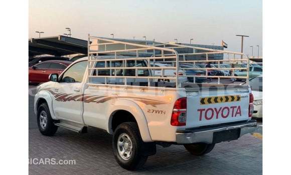 Acheter Import Voiture Toyota Hilux Blanc à Import - Dubai, Agadir Acheter Import Voiture Toyota Hilux Blanc à Import - Dubai, Agadir