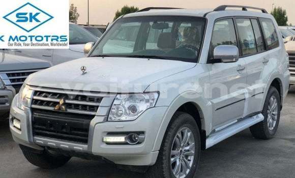 Acheter Import Voiture Mitsubishi Pajero Blanc à Import - Dubai, Agadir Acheter Import Voiture Mitsubishi Pajero Blanc à Import - Dubai, Agadir