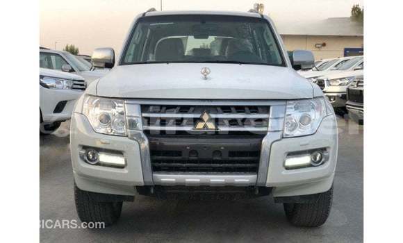 Acheter Import Voiture Mitsubishi Pajero Blanc à Import - Dubai, Agadir Acheter Import Voiture Mitsubishi Pajero Blanc à Import - Dubai, Agadir