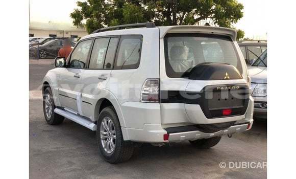 Acheter Import Voiture Mitsubishi Pajero Blanc à Import - Dubai, Agadir Acheter Import Voiture Mitsubishi Pajero Blanc à Import - Dubai, Agadir