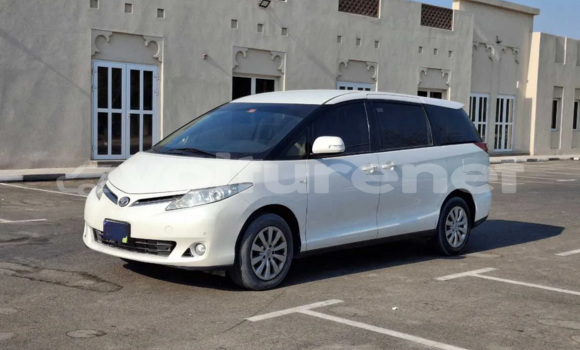 اشتري مستعمل Toyota Previa White سيارة في Rabat في Rabat-salé-kénitra