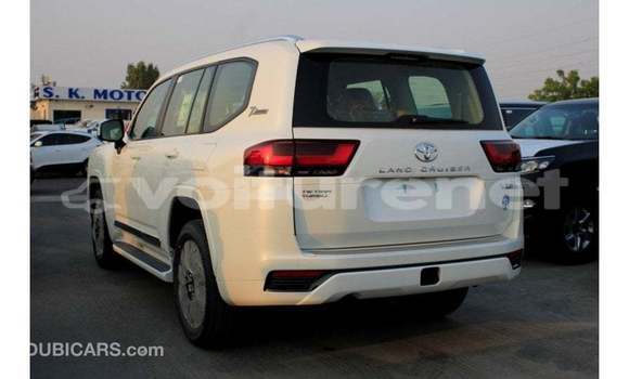 Acheter Import Voiture Toyota Land Cruiser Blanc à Import - Dubai, Agadir Acheter Import Voiture Toyota Land Cruiser Blanc à Import - Dubai, Agadir