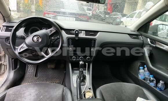 Acheter Occasion Voiture Skoda Octavia Champagne à ad-Dar-al-Bayda, Casablanca Acheter Occasion Voiture Skoda Octavia Champagne à ad-Dar-al-Bayda, Casablanca