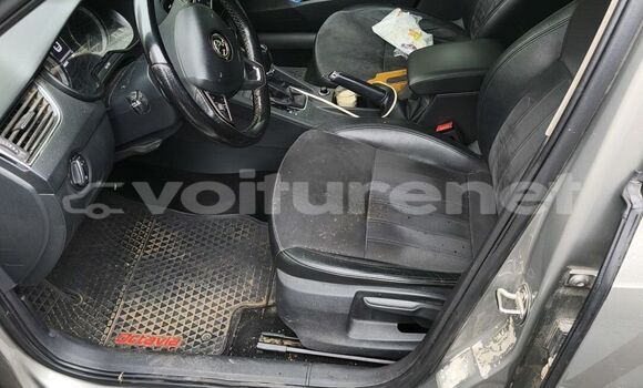 Acheter Occasion Voiture Skoda Octavia Champagne à ad-Dar-al-Bayda, Casablanca Acheter Occasion Voiture Skoda Octavia Champagne à ad-Dar-al-Bayda, Casablanca