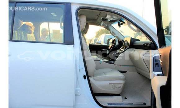 Acheter Import Voiture Toyota Land Cruiser Blanc à Import - Dubai, Agadir Acheter Import Voiture Toyota Land Cruiser Blanc à Import - Dubai, Agadir