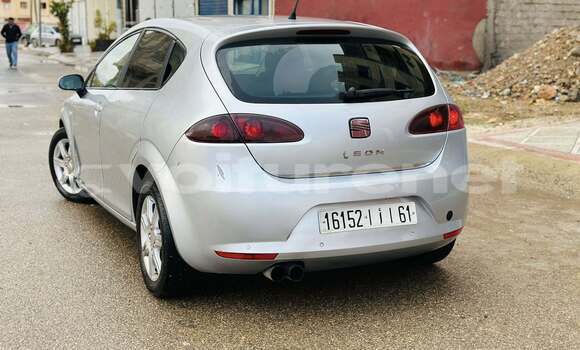Acheter Occasion Voiture SEAT Leon Gris à ar-Rasidiyah, Meknes-Tafilalet Acheter Occasion Voiture SEAT Leon Gris à ar-Rasidiyah, Meknes-Tafilalet