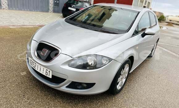 Acheter Occasion Voiture SEAT Leon Gris à ar-Rasidiyah, Meknes-Tafilalet Acheter Occasion Voiture SEAT Leon Gris à ar-Rasidiyah, Meknes-Tafilalet