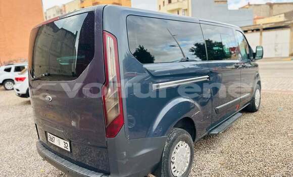 Acheter Occasion Voiture Ford Tourneo Connect Black à ar-Ribat, Rabat-Sale-Zammour-Zaer Acheter Occasion Voiture Ford Tourneo Connect Black à ar-Ribat, Rabat-Sale-Zammour-Zaer