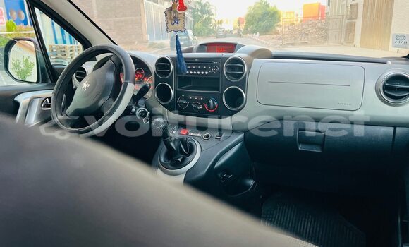 Acheter Occasion Voiture Peugeot Traveller Rouge à Rabat, Rabat-salé-kénitra Acheter Occasion Voiture Peugeot Traveller Rouge à Rabat, Rabat-salé-kénitra