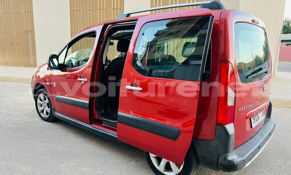Acheter Occasion Voiture Peugeot Traveller Rouge à Rabat, Rabat-salé-kénitra Acheter Occasion Voiture Peugeot Traveller Rouge à Rabat, Rabat-salé-kénitra
