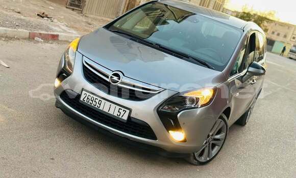 Acheter Occasion Voiture Opel Zafira Gris vert à Rabat, Rabat-salé-kénitra Acheter Occasion Voiture Opel Zafira Gris vert à Rabat, Rabat-salé-kénitra