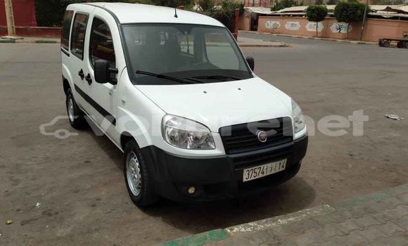 Acheter Occasion Voiture Fiat Doblo Blanc à ad-Dar-al-Bayda, Casablanca Acheter Occasion Voiture Fiat Doblo Blanc à ad-Dar-al-Bayda, Casablanca